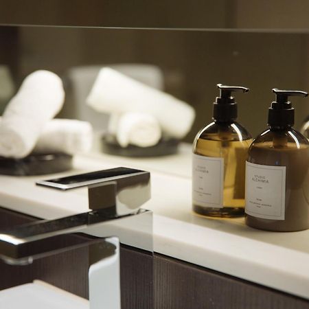 One Global Resorts Green Square Sydney Bagian luar foto Soap dispensers
