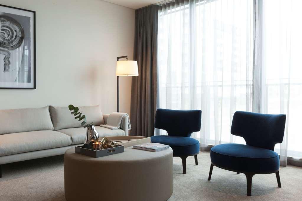 One Global Resorts Green Square Sydney Fasilitas foto A living room at The Standard East Village