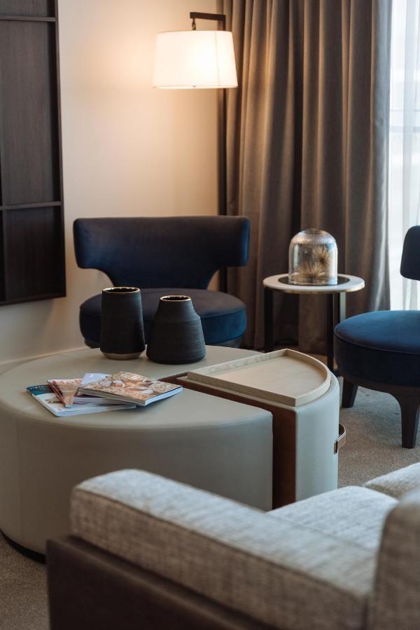 One Global Resorts Green Square Sydney Bagian luar foto A coffee table